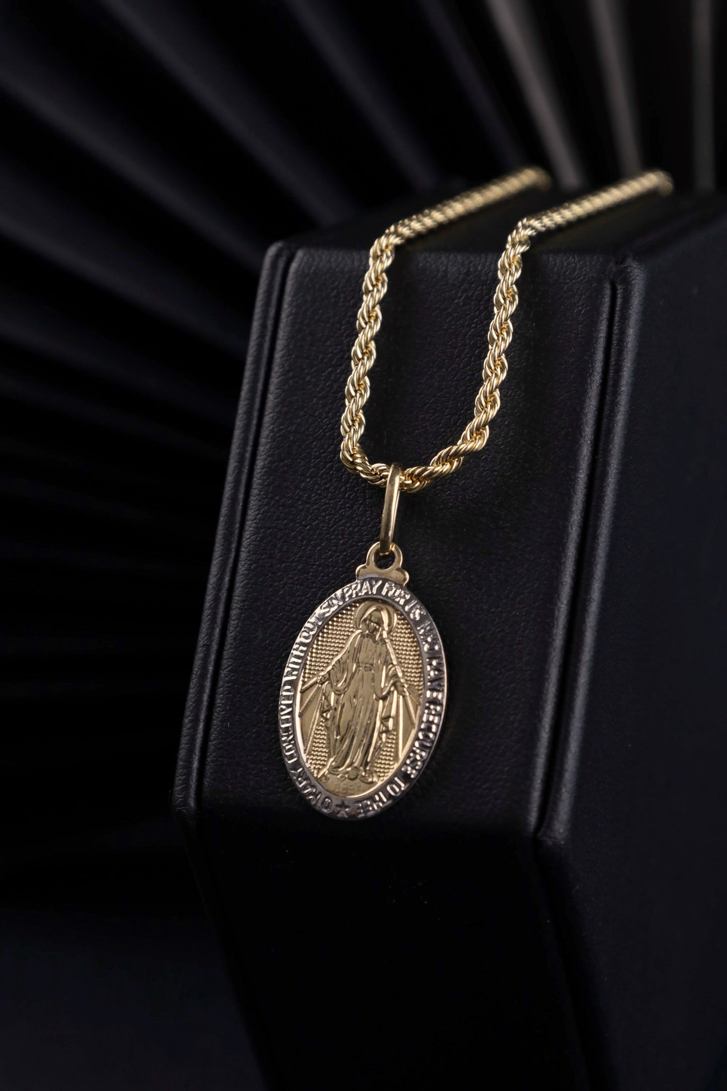 Cadena Lazo en Oro laminado 18k Para Caballero