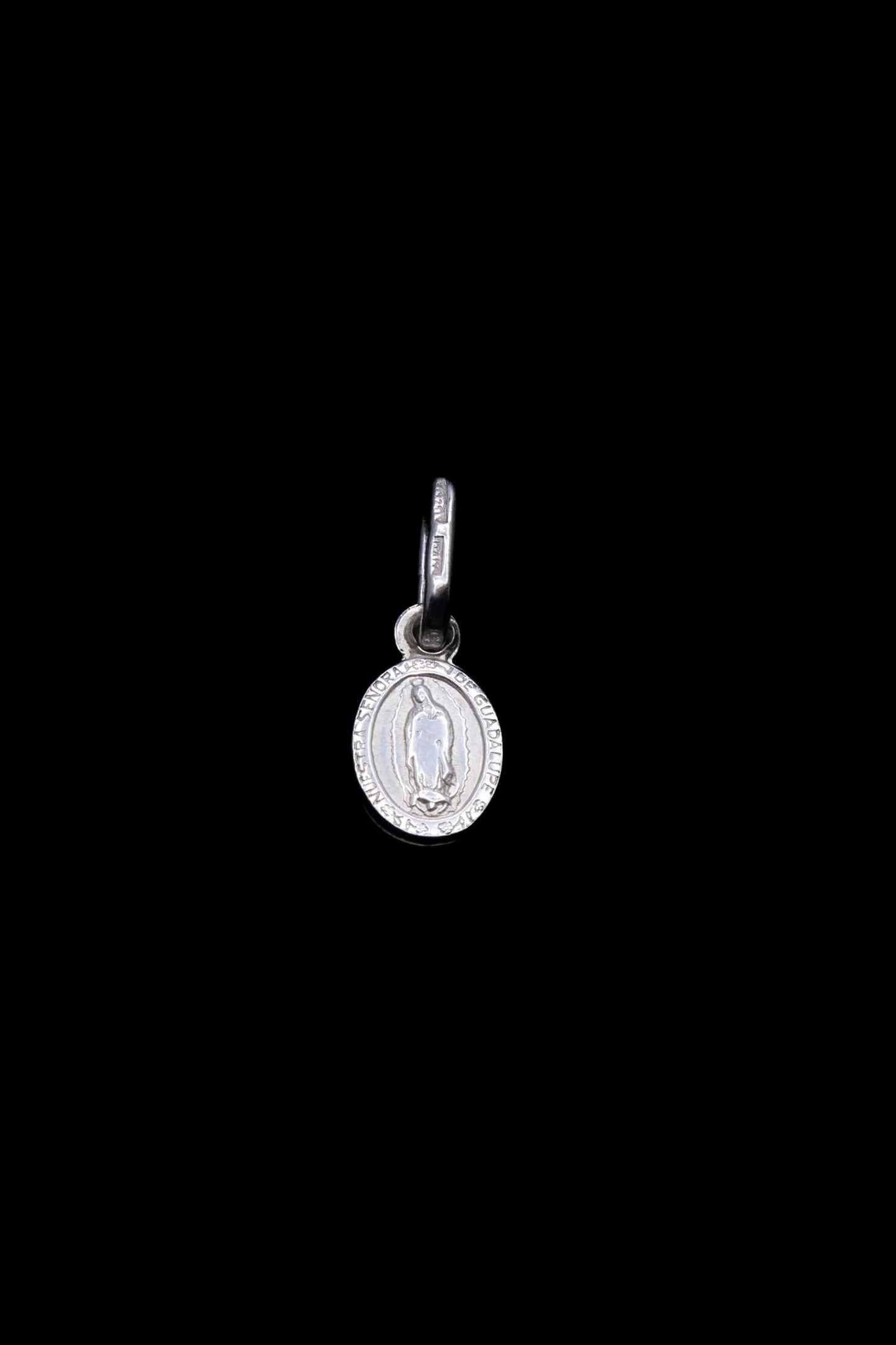 Dije Virgen Guadalupe Pequeña en Plata 925