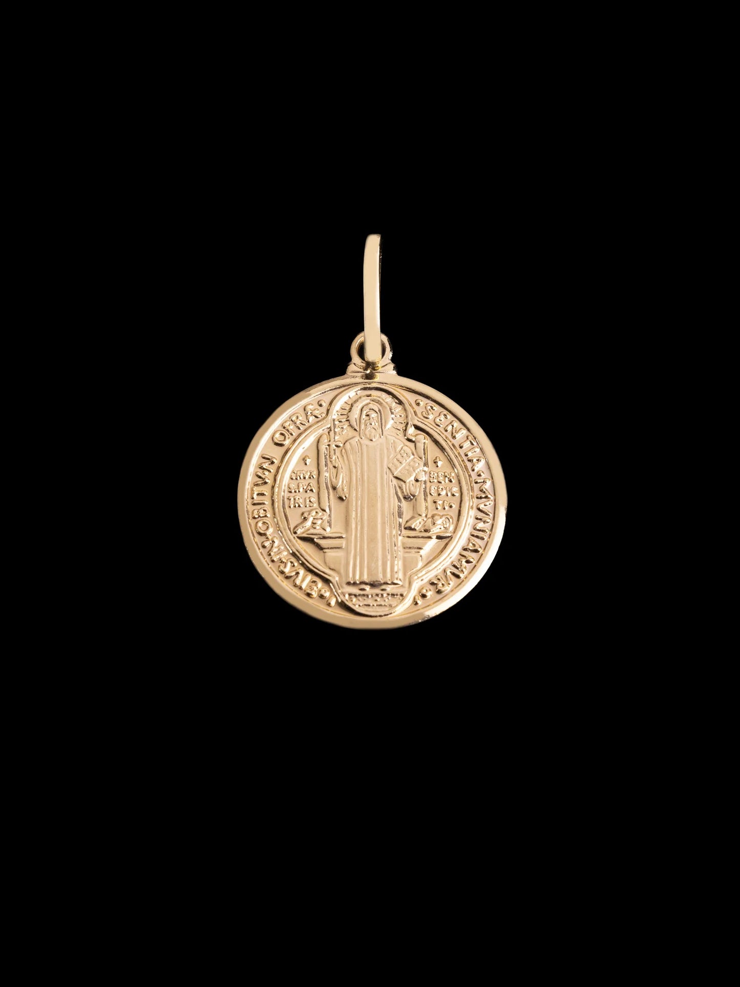 Dije San Benito en Oro laminado 18k