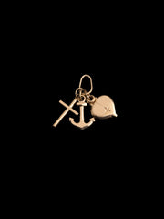 Dije Tres Gracias en Oro laminado 18k