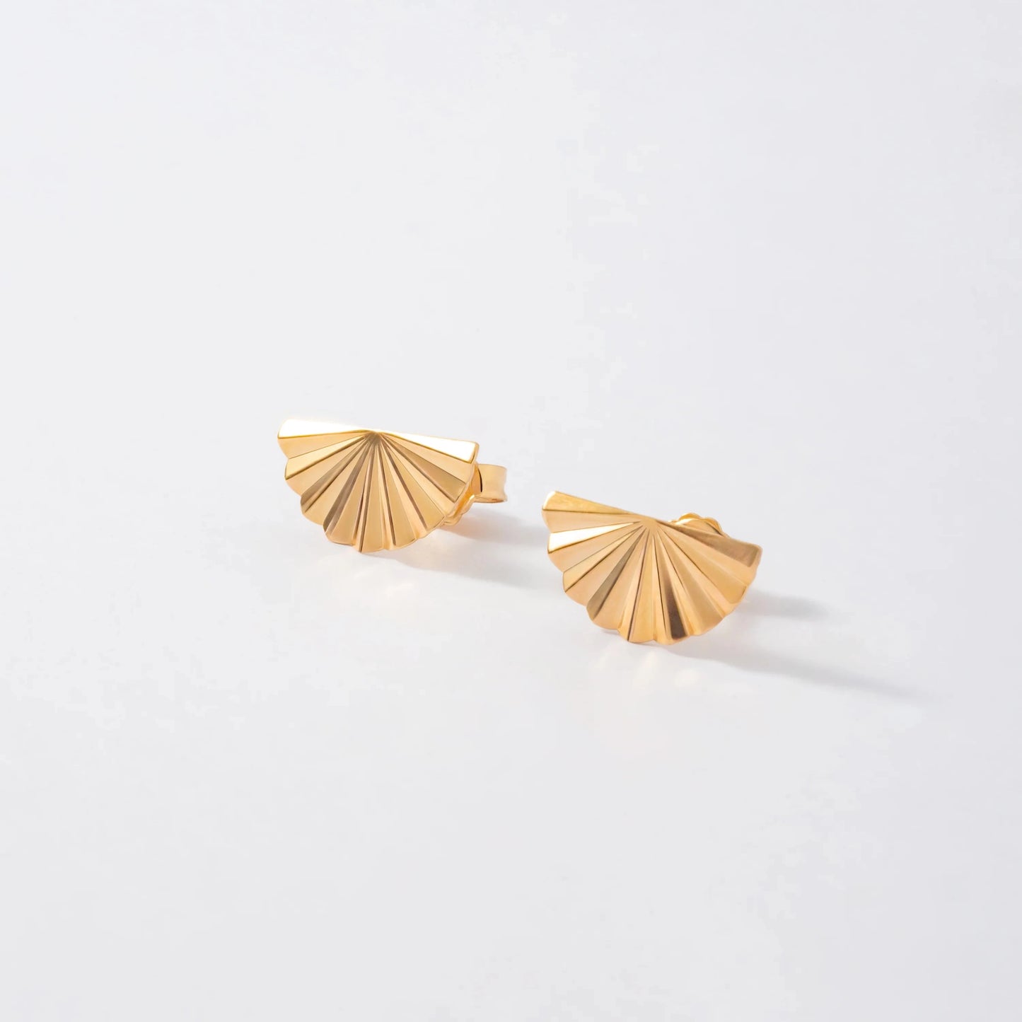 Aretes Abanico en Oro laminado 18k Para Dama