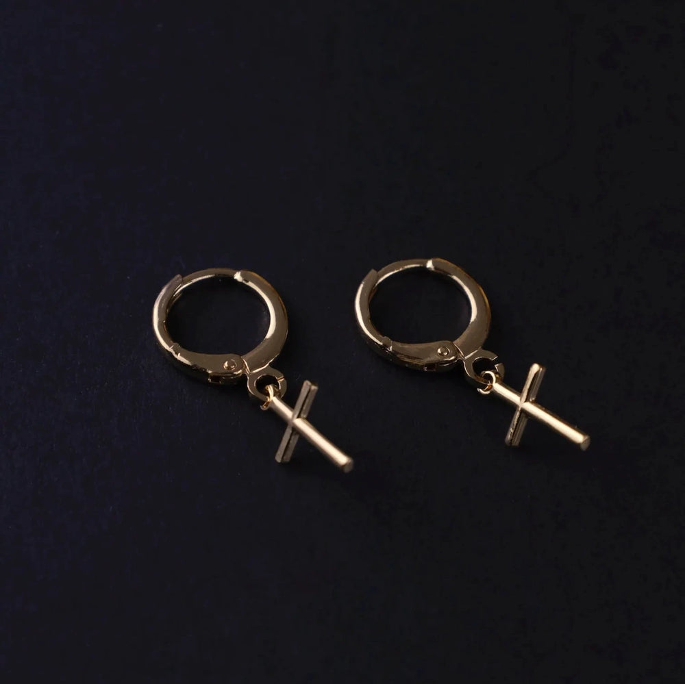 Candongas Cruz en Oro laminado 18k Para Caballero