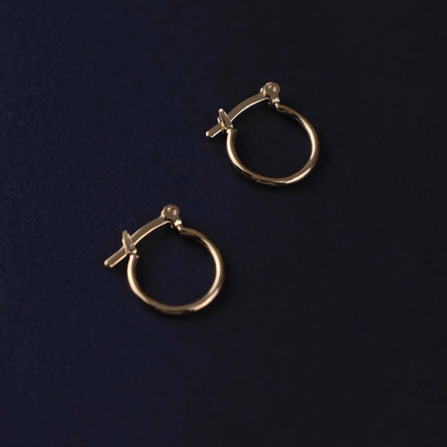 Candongas Lisas en Oro laminado 18k Para Caballero