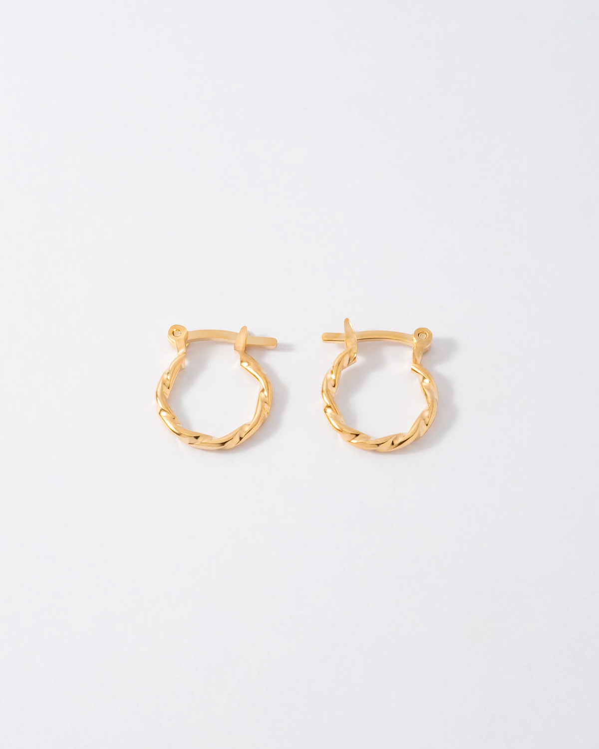 Aretes Torneadas en Oro laminado 18k Para Dama