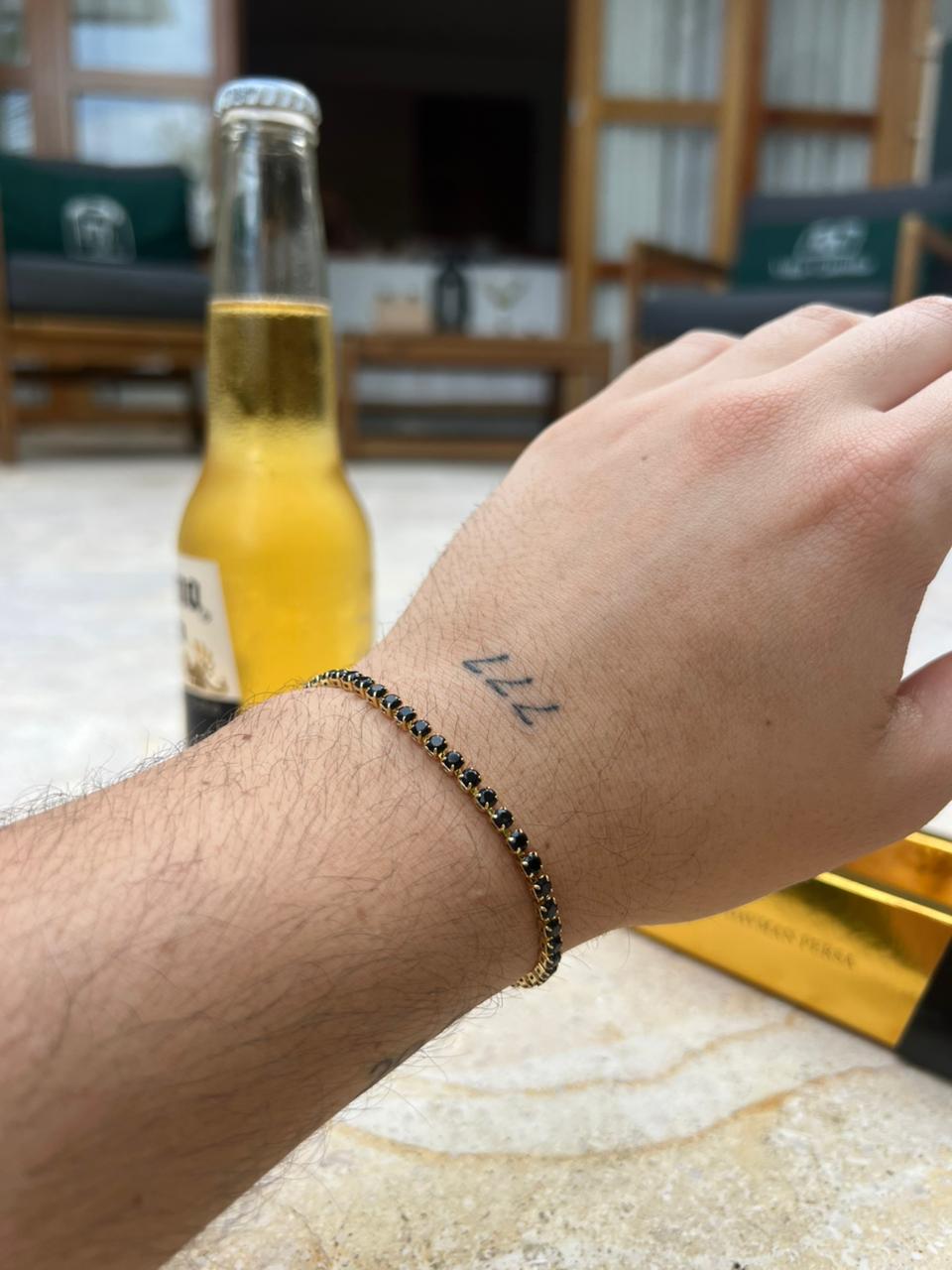 Pulsera Tenis Negra en Oro Laminado 18k — vista 6