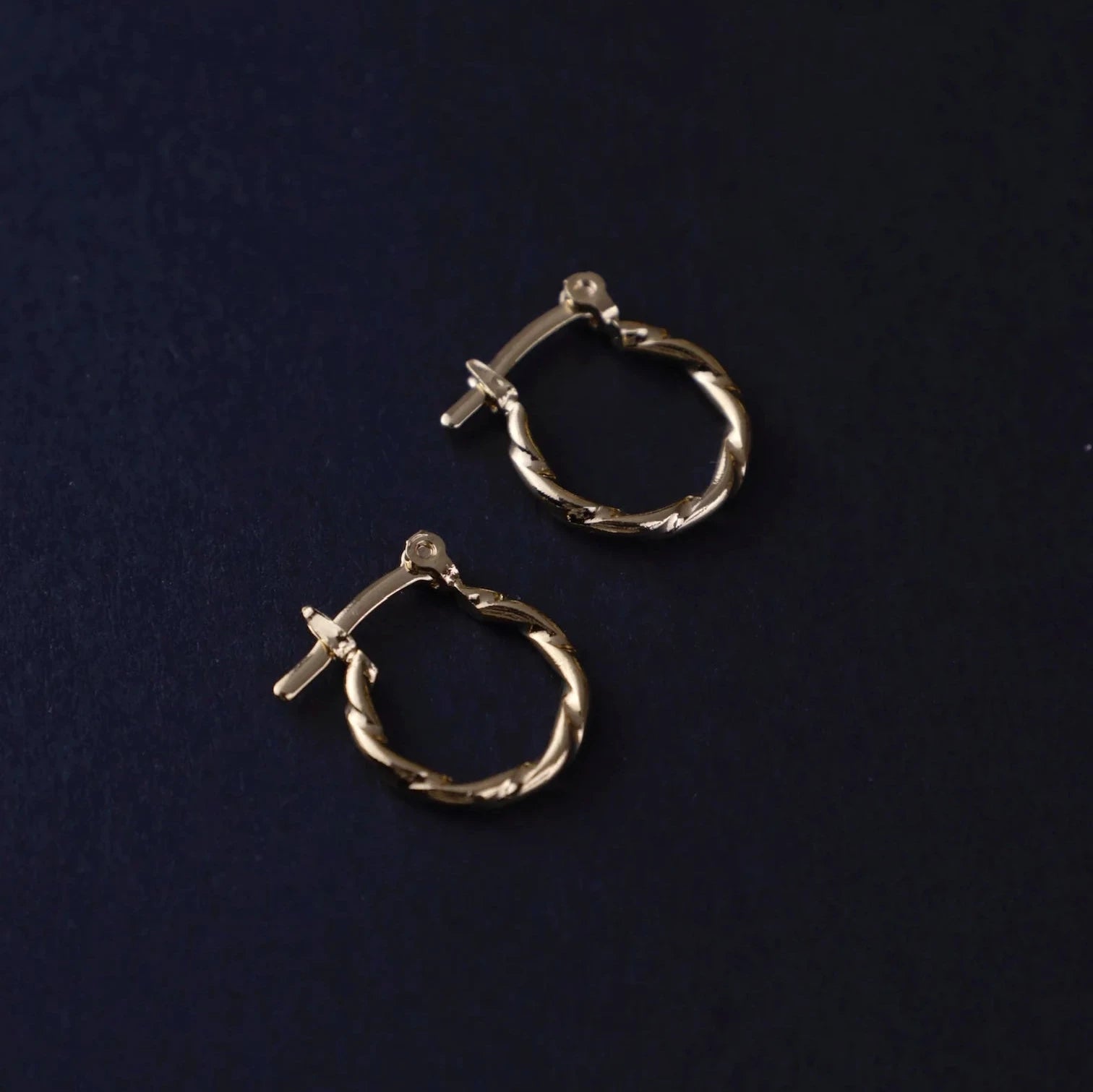 Aretes Torneadas en Oro laminado 18k Para Dama